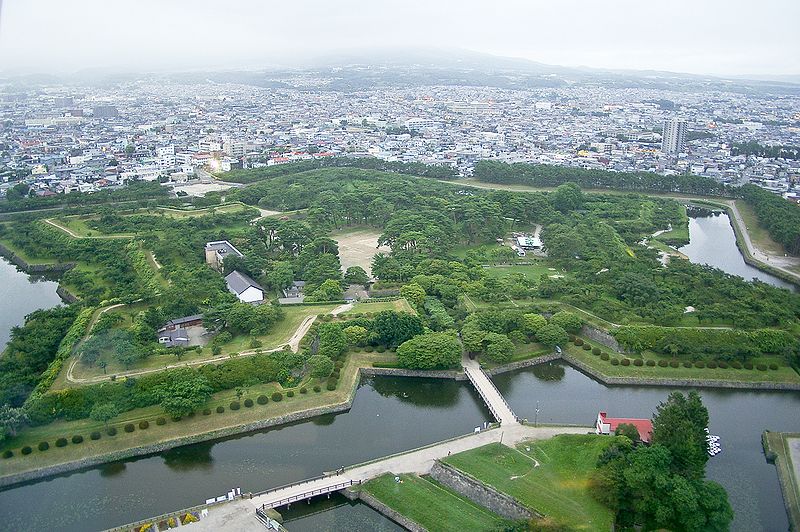 800px-Goryokaku_fort_retouched_20060814-001