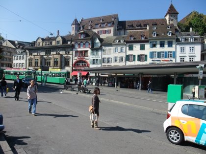 バーゼル市内スイス部分を散策中